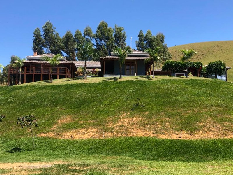 Fazenda Com 225 Hectares e Casa de Alto Padrão em Guaratinguetá - Guaratinguetá - 
