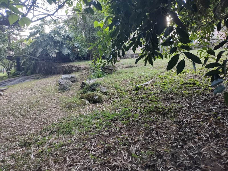 Linda chácara de 2.600 metros em jambeiro - JAMBEIRO - 
