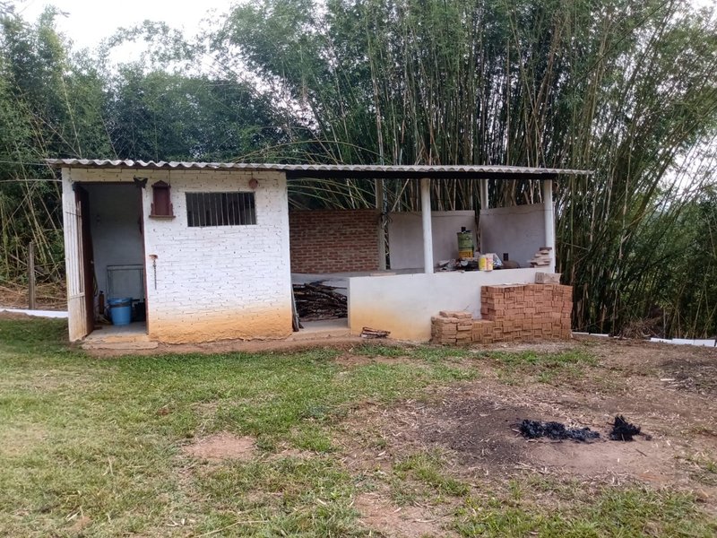 Linda chácara com 5.000 metros em caçapava - Caçapava - 