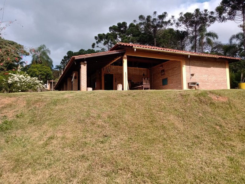 Linda chácara com 5.000 metros em caçapava - Caçapava - 