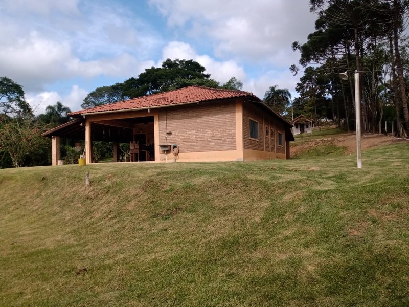 Linda chácara com 5.000 metros em caçapava - Caçapava - 