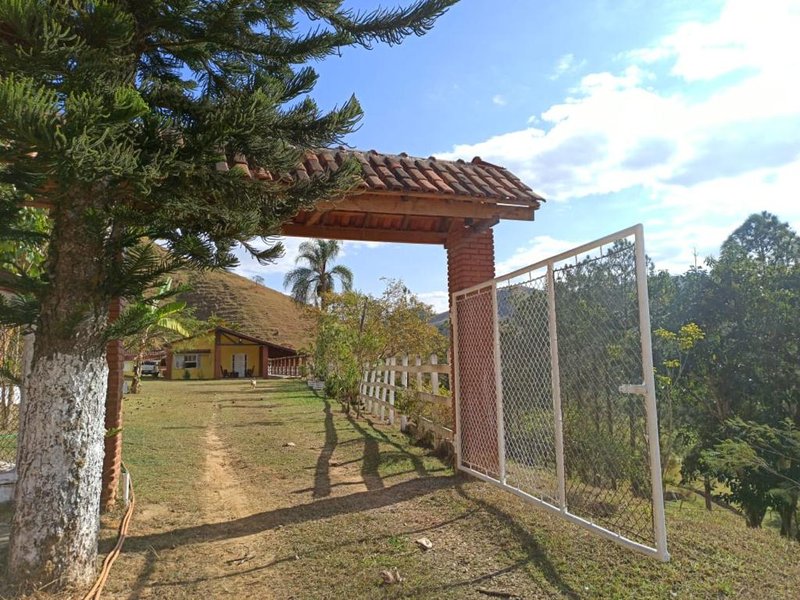 Sítio com 10.9 hectares em São josé dos campos - São José dos Campos - 