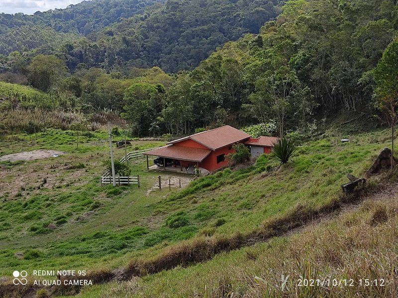 Sítio 16.4 alqueires em Natividade da serra - NATIVIDADE DA SERRA - 