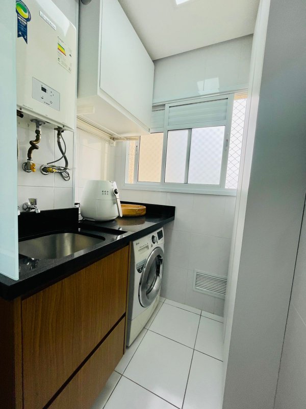 Apartamento à venda com 67m², 2 dormitórios, 02 banheiros e 2 vagas de garagem Rua Arroio Grande São Paulo - 
