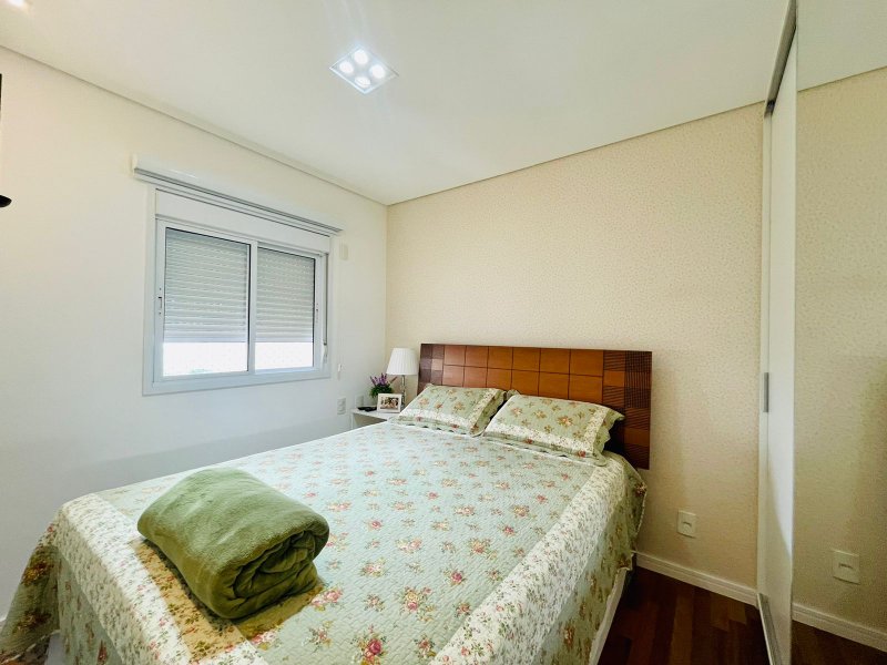 Apartamento à venda com 67m², 2 dormitórios, 02 banheiros e 2 vagas de garagem Rua Arroio Grande São Paulo - 
