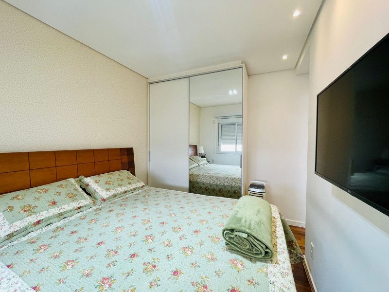 Apartamento à venda com 67m², 2 dormitórios, 02 banheiros e 2 vagas de garagem Rua Arroio Grande São Paulo - 