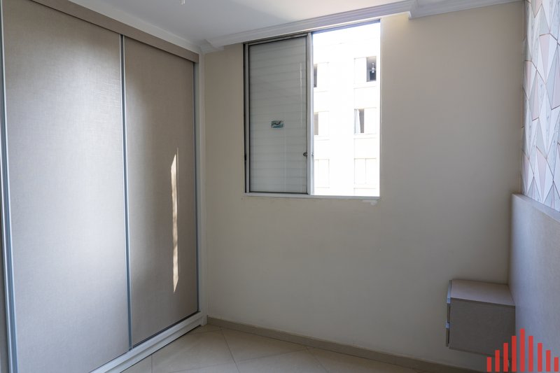 Apartamento à venda com 2 dormitórios, 01 banheiro e 01 vaga de garagem Rua Padre Jerônimo Vermin São Paulo - 