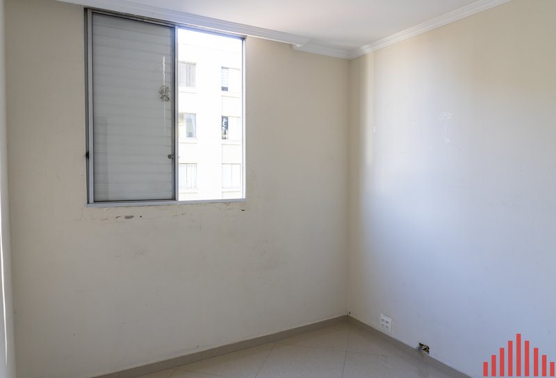 Apartamento à venda com 2 dormitórios, 01 banheiro e 01 vaga de garagem Rua Padre Jerônimo Vermin São Paulo - 