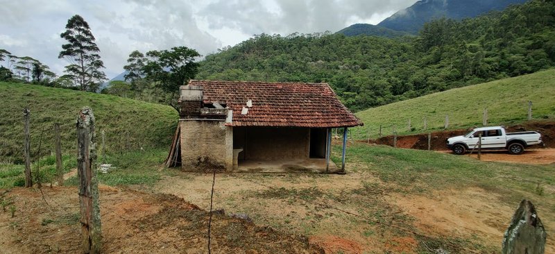 SÍTIO 64 HECTARES EM CRUZEIRO EM CRUZEIRO - CRUZEIRO - 