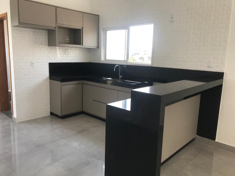 CASA EM CAÇAPAVA DENTRO DE CONDOMÍNIO - Caçapava - 