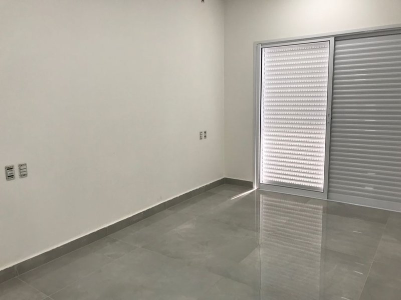 CASA EM CAÇAPAVA DENTRO DE CONDOMÍNIO - Caçapava - 