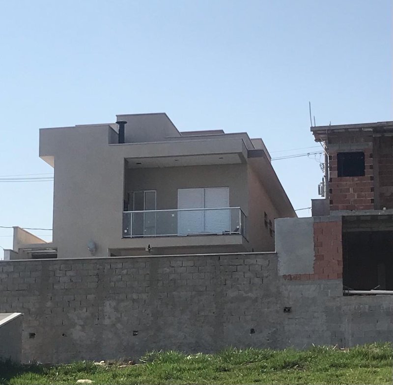 CASA EM CAÇAPAVA DENTRO DE CONDOMÍNIO - Caçapava - 