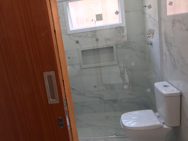 CASA EM CAÇAPAVA DENTRO DE CONDOMÍNIO - Caçapava - 