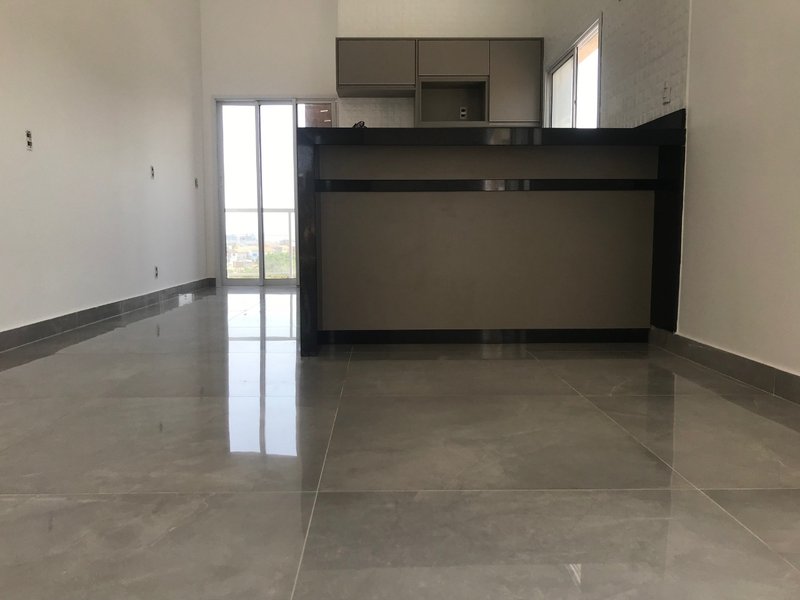 CASA EM CAÇAPAVA DENTRO DE CONDOMÍNIO - Caçapava - 