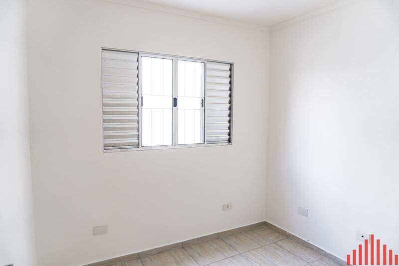 Casa com 52m², 02 dormitórios, 01 banheiro e 01 vaga de garagem Rua Daniel Marot São Paulo - 