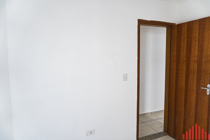 Casa com 52m², 02 dormitórios, 01 banheiro e 01 vaga de garagem Rua Daniel Marot São Paulo - 
