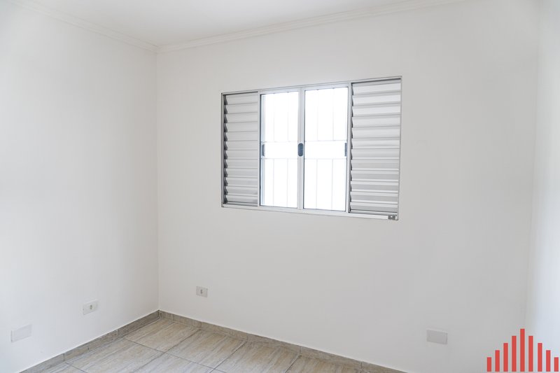 Casa com 52m², 02 dormitórios, 01 banheiro e 01 vaga de garagem Rua Daniel Marot São Paulo - 