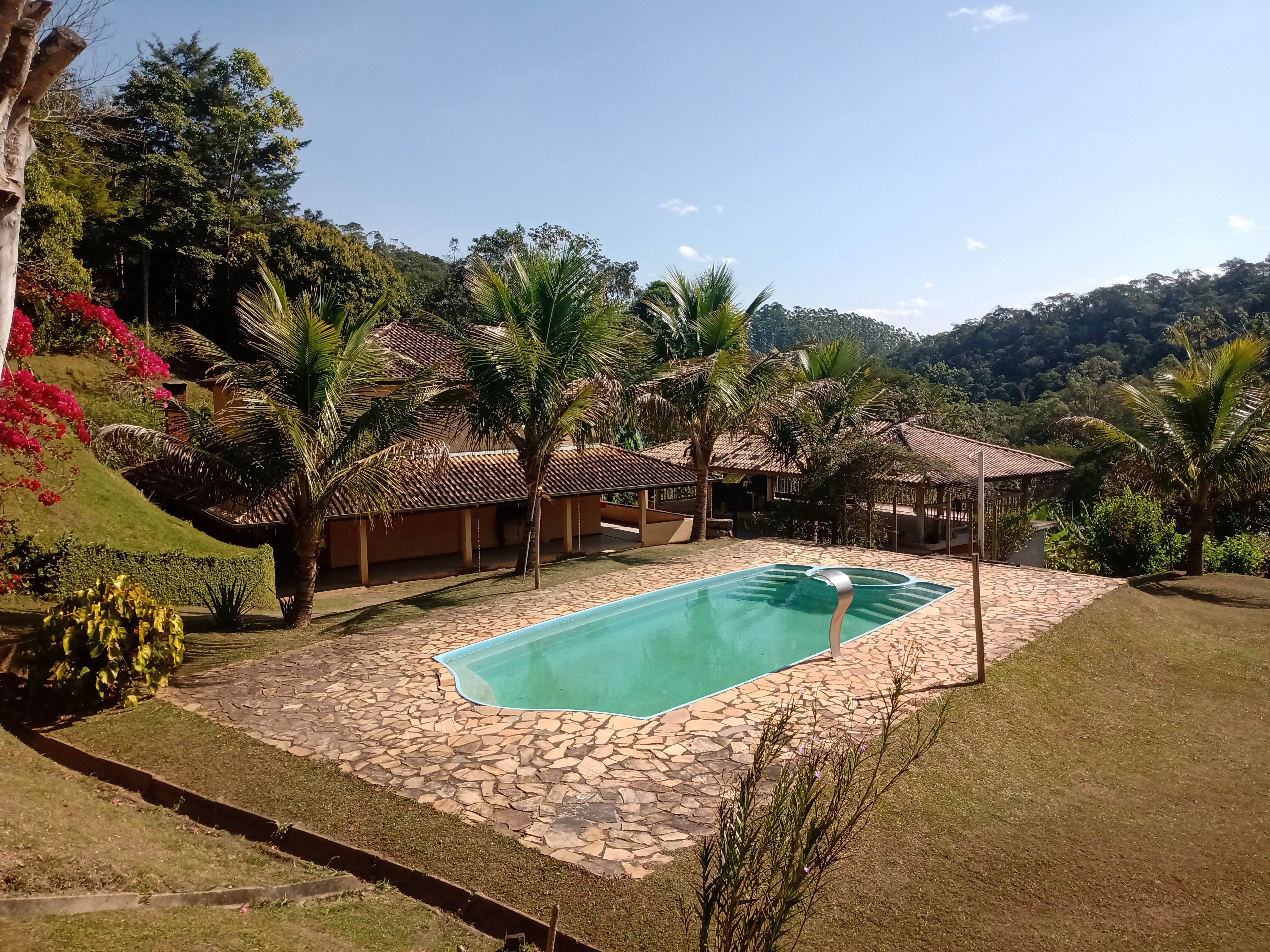 Sítio, 4 quartos, 10000 m² - Foto 1
