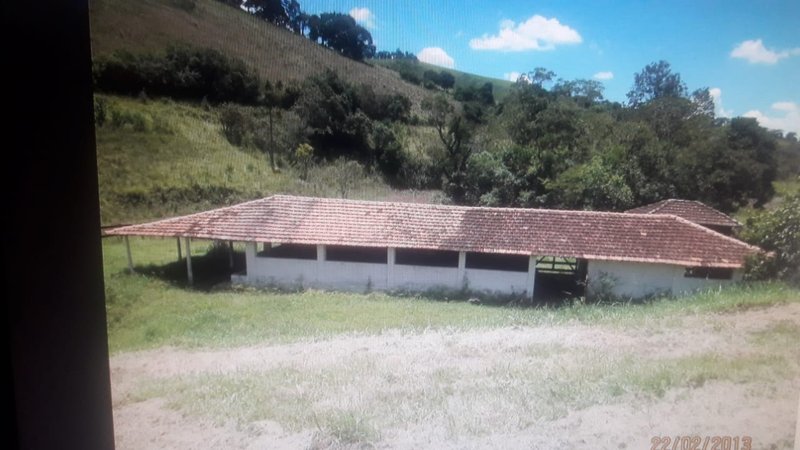FAZENDA COM 206 HECTARES PRÓXIMO A CAXAMBU - CAXAMBU - 