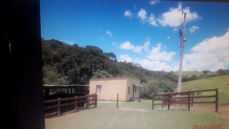 FAZENDA COM 206 HECTARES PRÓXIMO A CAXAMBU - CAXAMBU - 