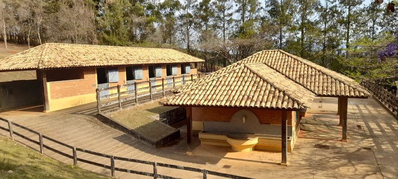 FAZENDA COM 214 HECTARES PROX A EURIOCA - CAXAMBU - 