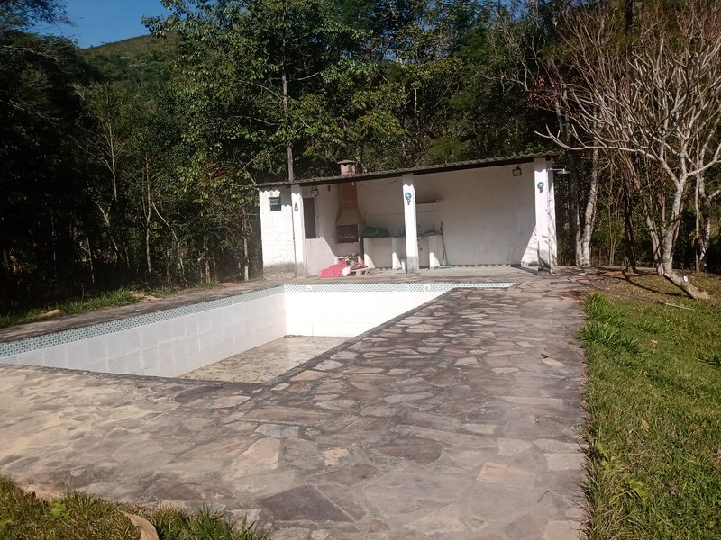 CHÁCARA COM 3.000 METROS EM MONTEIRO LOBATO - MONTEIRO LOBATO - 