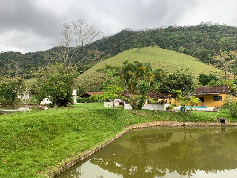 FAZENDA COM 135 HECTARES NO VALE DO PARAIBA - Pindamonhangaba - 