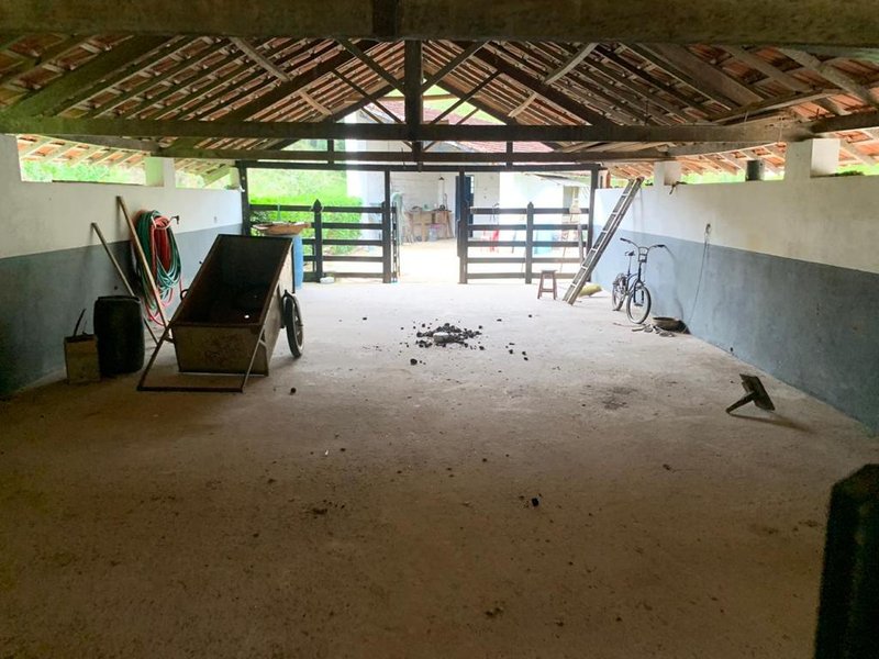 FAZENDA COM 135 HECTARES NO VALE DO PARAIBA - Pindamonhangaba - 