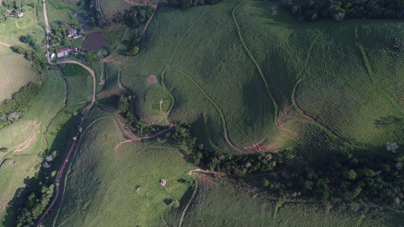 FAZENDA COM 135 HECTARES NO VALE DO PARAIBA - Pindamonhangaba - 