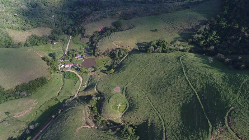 FAZENDA COM 135 HECTARES NO VALE DO PARAIBA - Pindamonhangaba - 