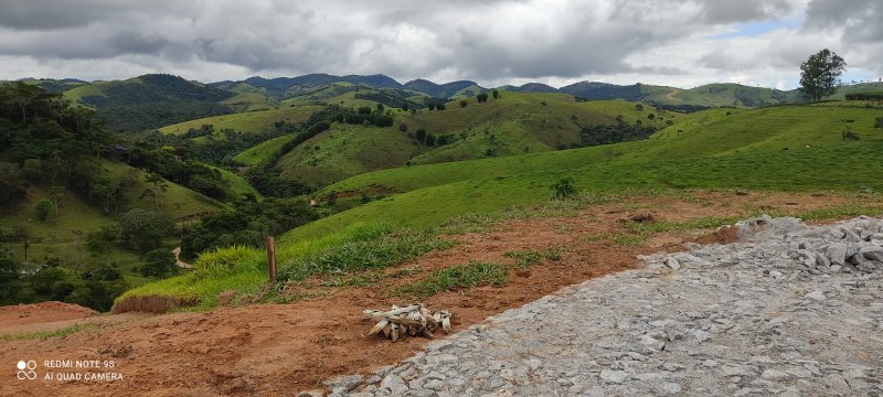 ÁREA RURAL DE 30.000 METROS NO CONDOMÍNIO EM JAMBEIRO - JAMBEIRO - 