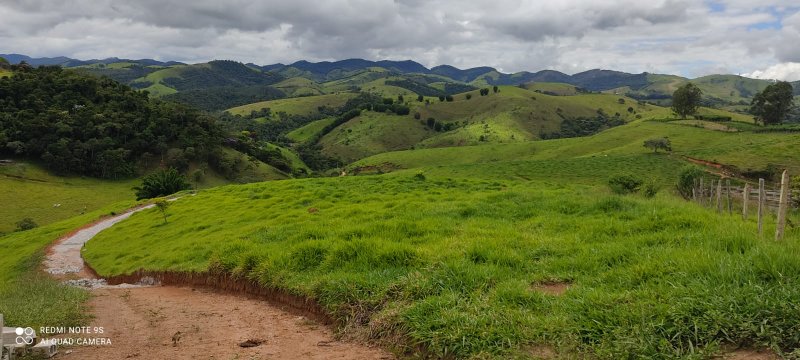 ÁREA RURAL DE 30.000 METROS NO CONDOMÍNIO EM JAMBEIRO - JAMBEIRO - 