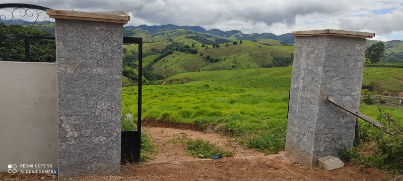 ÁREA RURAL DE 30.000 METROS NO CONDOMÍNIO EM JAMBEIRO - JAMBEIRO - 