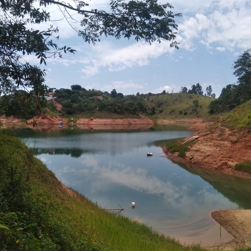 CHÁCARA COM 2.000 METROS EM SANTA BRANCA NA REPRESA - SANTA BRANCA - 