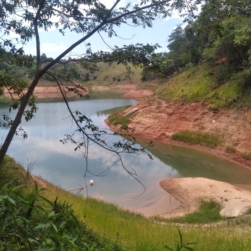 CHÁCARA COM 2.000 METROS EM SANTA BRANCA NA REPRESA - SANTA BRANCA - 
