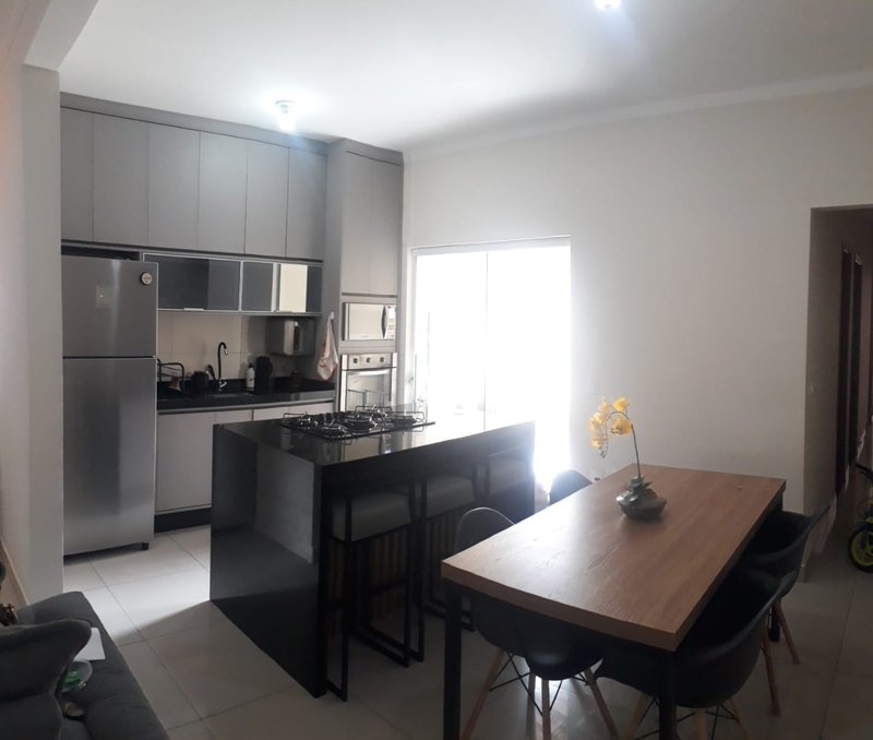 CASA  À VENDA COM 2 DORMITÓRIOS NO JARDIM AMÉLIA EM SUMARÉ/SP - Sumaré - 