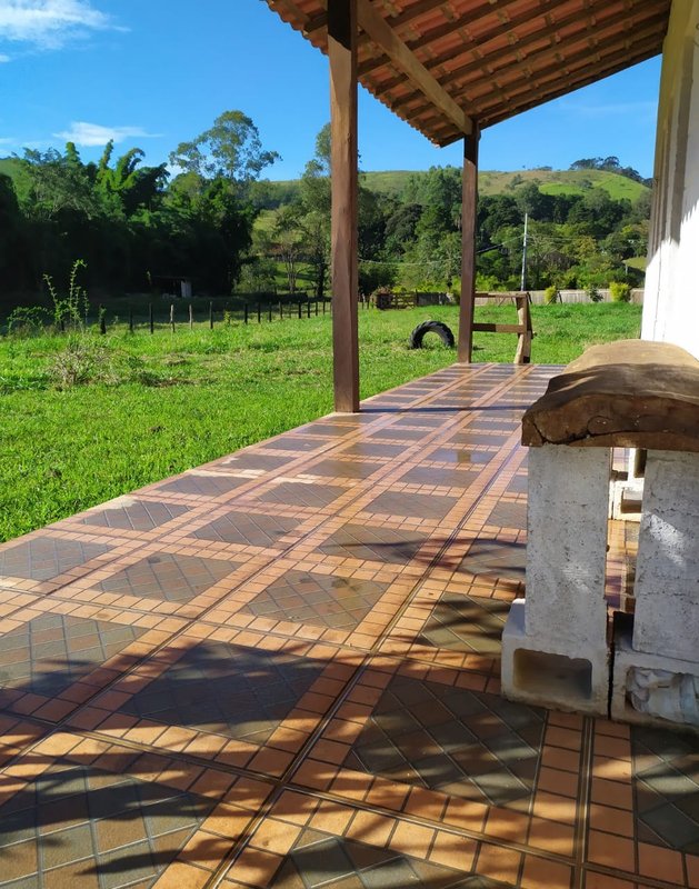 CHÁCARA COM 4.000 METROS EM SAPUCAÍ MIRIM - SAPUCAI-MIRIM - 