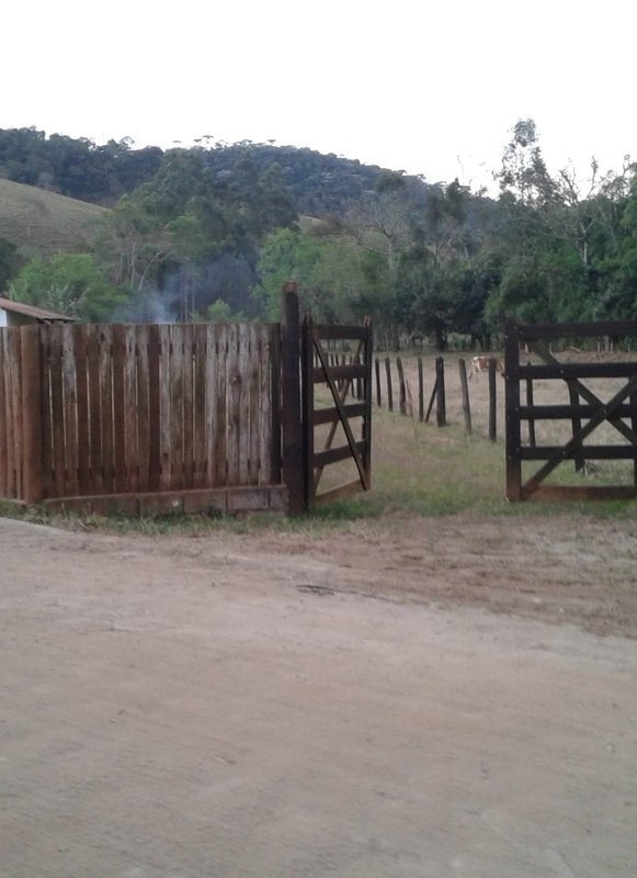 CHÁCARA COM 4.000 METROS EM SAPUCAÍ MIRIM - SAPUCAI-MIRIM - 