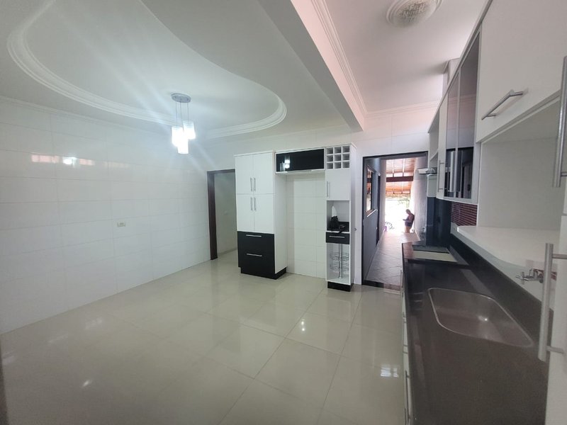 VENDE-SE CASA NO JARDIM PICERNO 1 - SUMARÉ/SP - Sumaré - 