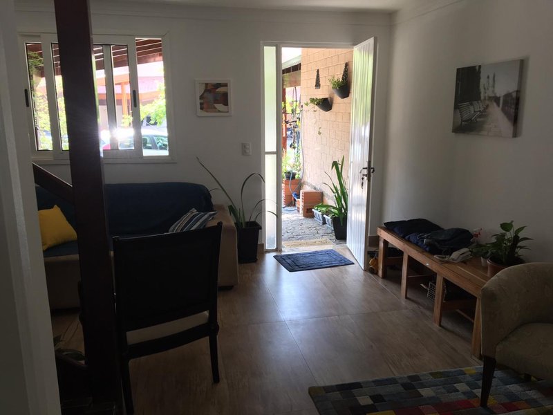 CASA ASSOBRADADA NO CONDOMÍNIO EM SÃO JOSÉ DOS CAMPOS - São José dos Campos - 