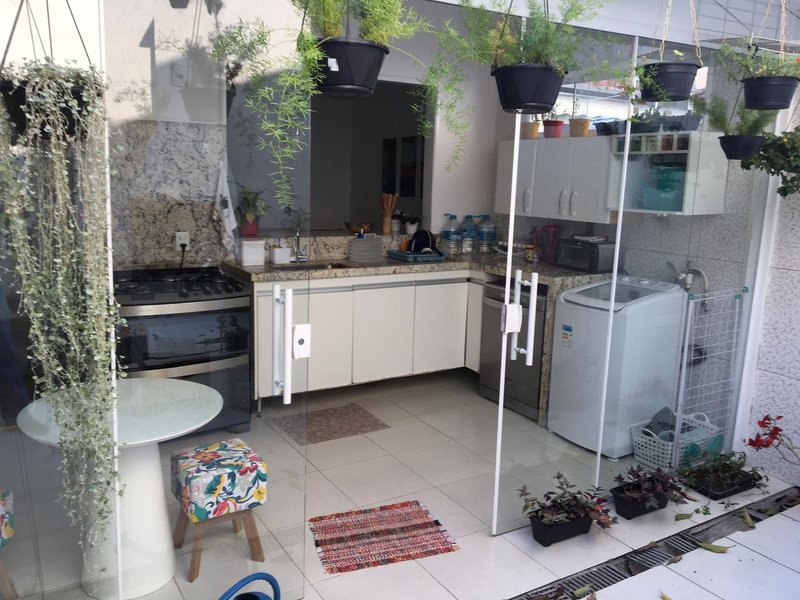 CASA ASSOBRADADA NO CONDOMÍNIO EM SÃO JOSÉ DOS CAMPOS - São José dos Campos - 