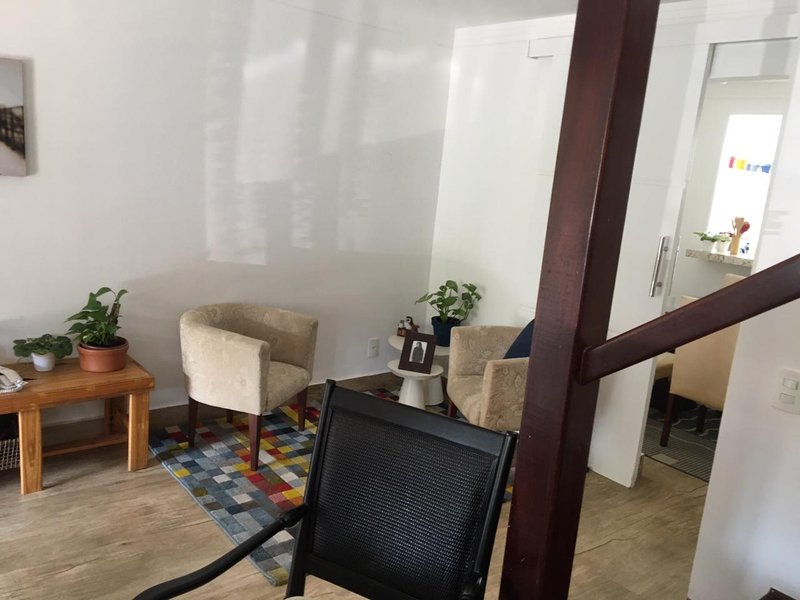 CASA ASSOBRADADA NO CONDOMÍNIO EM SÃO JOSÉ DOS CAMPOS - São José dos Campos - 