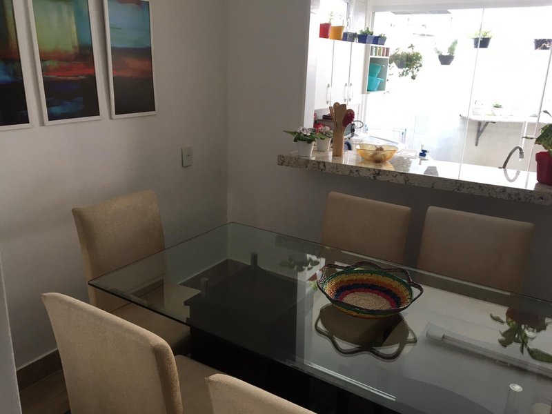 CASA ASSOBRADADA NO CONDOMÍNIO EM SÃO JOSÉ DOS CAMPOS - São José dos Campos - 