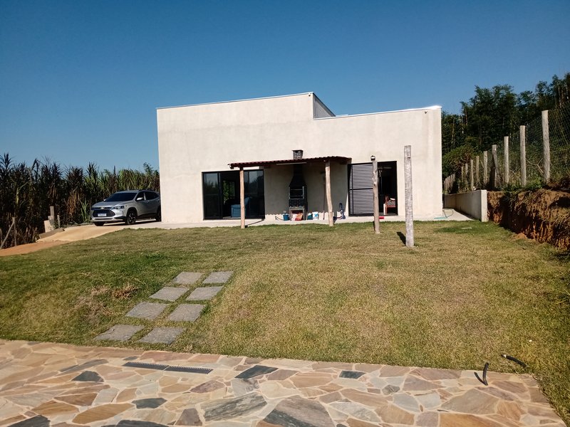 CHÁCARA COM 2.500 METROS EM JACAREÍ - Jacareí - 