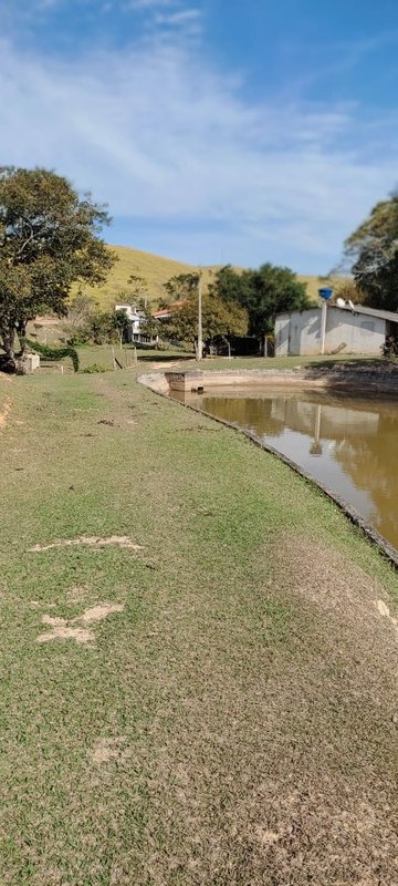 CHÁCARA COM 18.700 METROS EM JACAREÍ - Jacareí - 