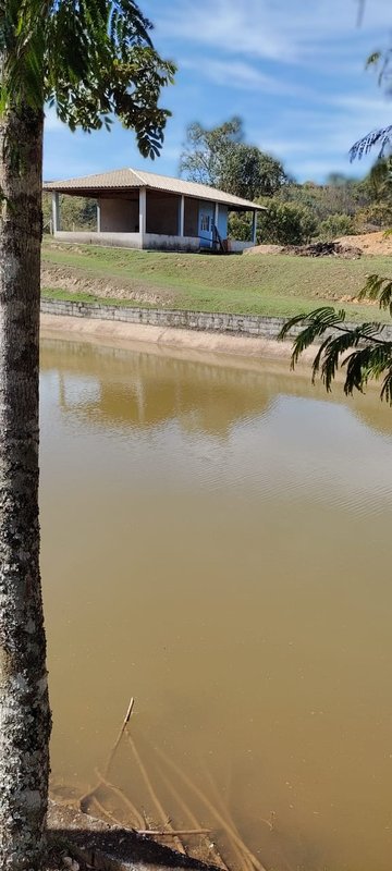 CHÁCARA COM 18.700 METROS EM JACAREÍ - Jacareí - 