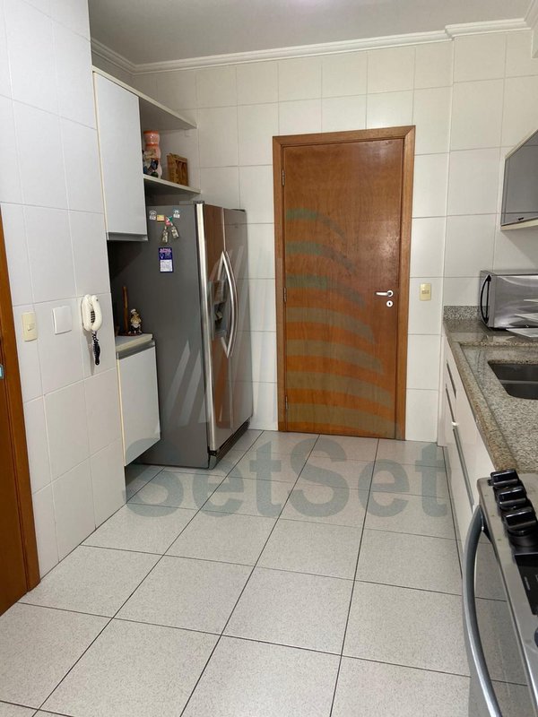 Apartamento de 211 m² com 4 dormitórios, 4 vagas e Lazer completo - Enseada - Guarujá/SP - Guarujá - 