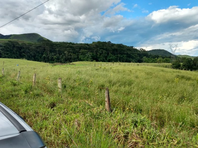 FAZENDA COM 629 ALQUEIRES NA RERGIÃO DE SILVEIRA - SILVEIRAS - 