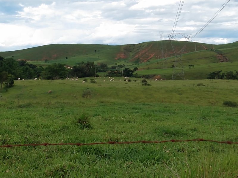 FAZENDA COM 629 ALQUEIRES NA RERGIÃO DE SILVEIRA - SILVEIRAS - 