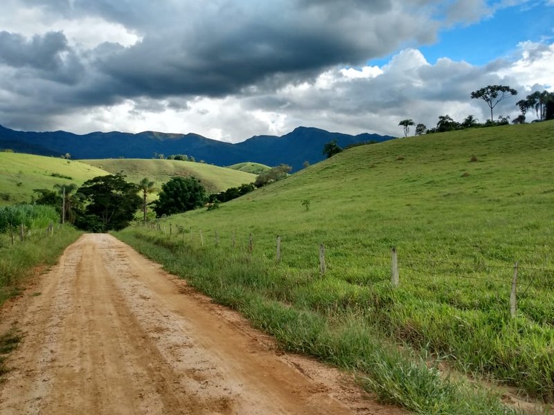FAZENDA COM 629 ALQUEIRES NA RERGIÃO DE SILVEIRA - SILVEIRAS - 